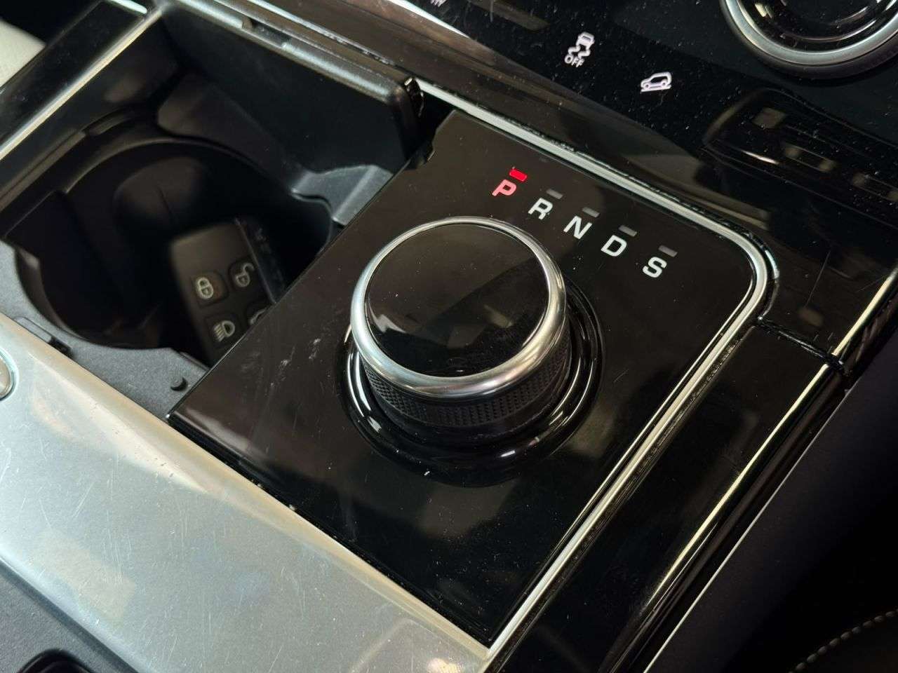 2017 LAND ROVER RANGE ROVER VELAR 2017 LAND ROVER RANGE ROVER VELAR