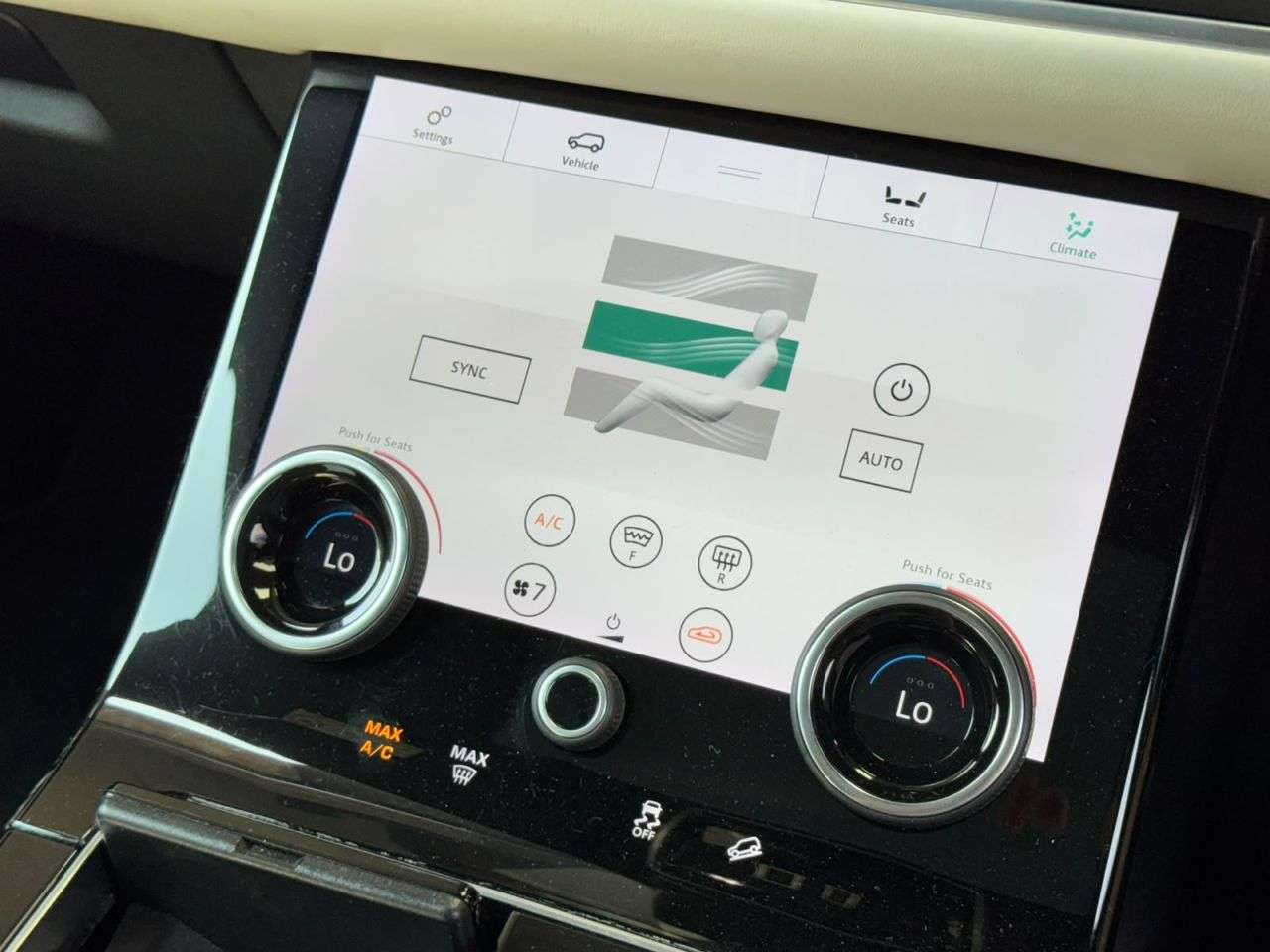 2017 LAND ROVER RANGE ROVER VELAR 2017 LAND ROVER RANGE ROVER VELAR