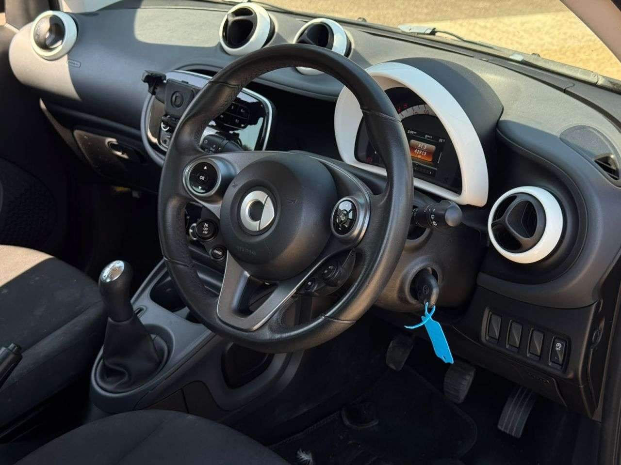 A 2019 SMART FORTWO 1.0 Pure Coupe 2dr Petrol Manual Euro 6 (s/s) (71 ps) FINANCE+WARRANTY+SERV A 2019 SMART FORTWO 1.0 Pure Coupe 2dr Petrol Manual Euro 6 (s/s) (71 ps) FINANCE+WARRANTY+SERV