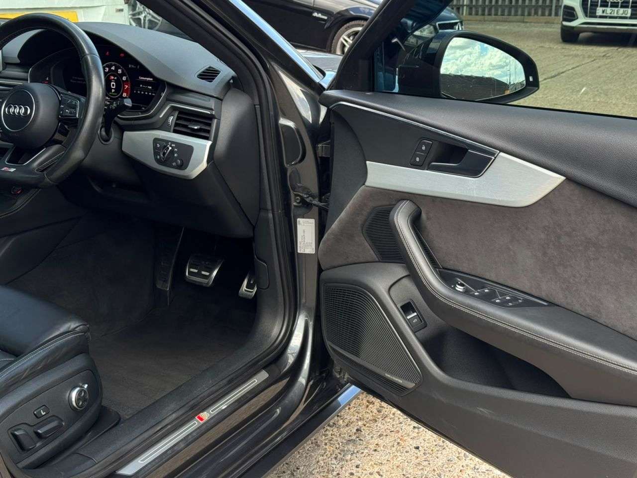 2017 AUDI S4 2017 AUDI S4