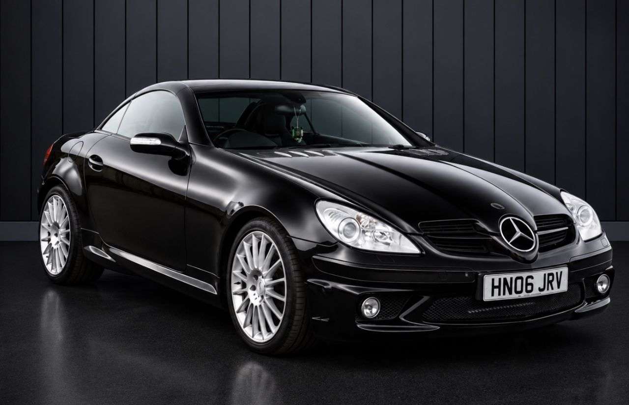 A 2006 MERCEDES-BENZ SLK 5.4 SLK55 AMG Convertible 2dr Petrol 7G-Tronic (288 g/km, 360 bhp) FINANCE+ A 2006 MERCEDES-BENZ SLK 5.4 SLK55 AMG Convertible 2dr Petrol 7G-Tronic (288 g/km, 360 bhp) FINANCE+