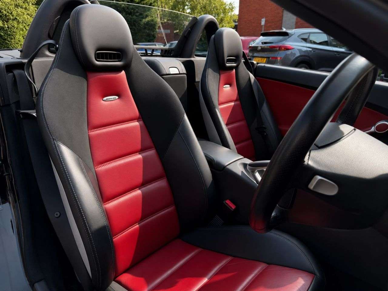 A 2006 MERCEDES-BENZ SLK 5.4 SLK55 AMG Convertible 2dr Petrol 7G-Tronic (288 g/km, 360 bhp) FINANCE+ A 2006 MERCEDES-BENZ SLK 5.4 SLK55 AMG Convertible 2dr Petrol 7G-Tronic (288 g/km, 360 bhp) FINANCE+