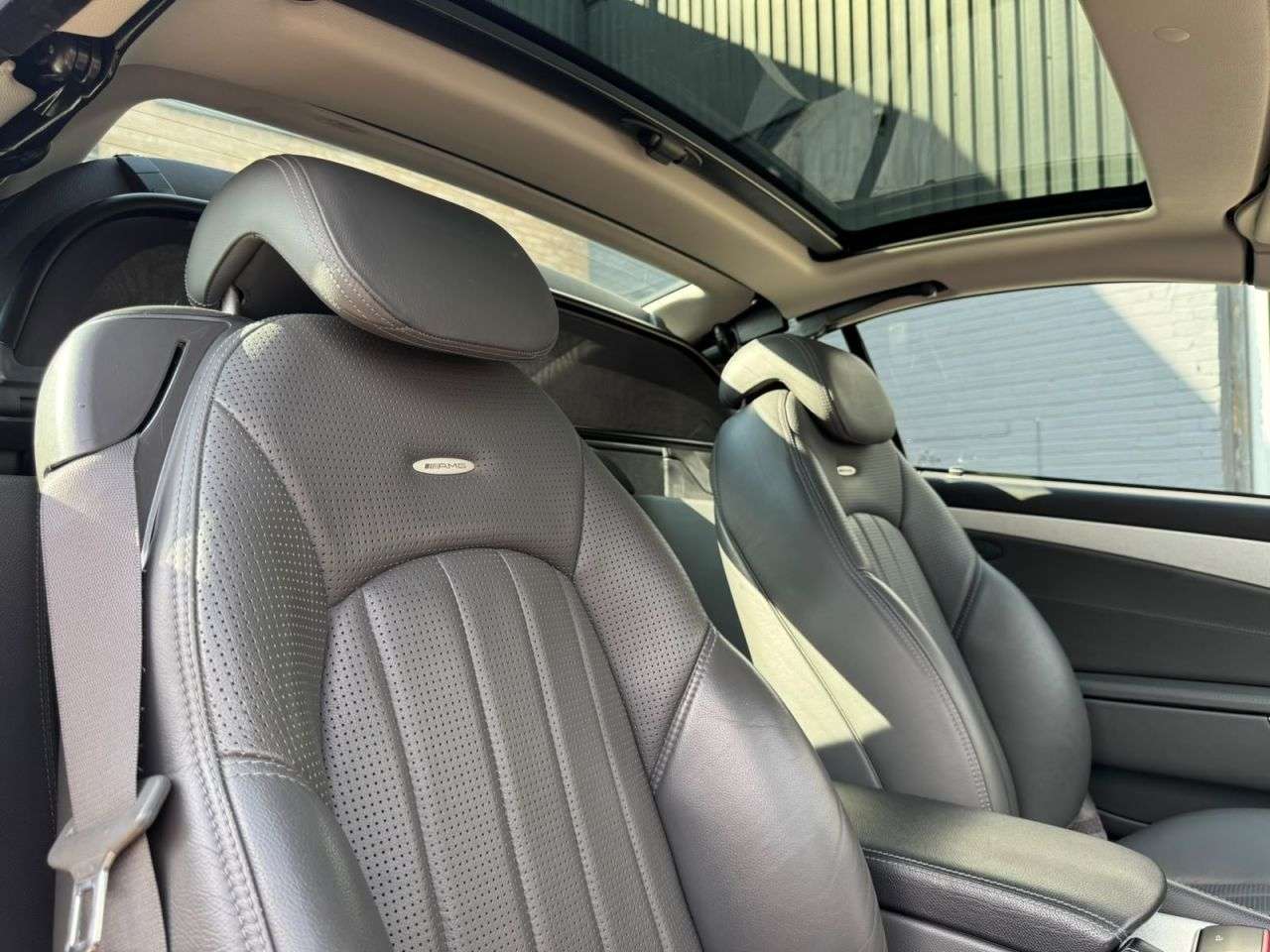 A 2003 MERCEDES-BENZ SL 55 AMG MERCEDES-BENZ SL 55 AMG 5.4 (476 BHP) CONVERTIBLE FINANCE+WARRANTY+SERVICE A 2003 MERCEDES-BENZ SL 55 AMG MERCEDES-BENZ SL 55 AMG 5.4 (476 BHP) CONVERTIBLE FINANCE+WARRANTY+SERVICE