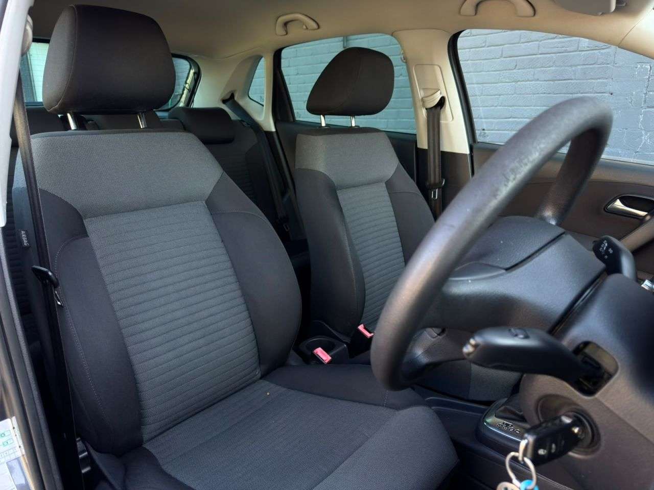A 2011 VOLKSWAGEN POLO 1.4 Match Hatchback 5dr Petrol DSG Euro 5 (85 ps) FINANCE+WARRANTY+SERVICE A 2011 VOLKSWAGEN POLO 1.4 Match Hatchback 5dr Petrol DSG Euro 5 (85 ps) FINANCE+WARRANTY+SERVICE