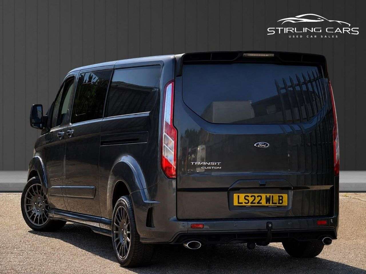 A 2022 FORD TRANSIT CUSTOM 2.0 320 EcoBlue Limited Crew Van Double Cab 5dr Diesel Auto L2 H1 Euro 6 (s A 2022 FORD TRANSIT CUSTOM 2.0 320 EcoBlue Limited Crew Van Double Cab 5dr Diesel Auto L2 H1 Euro 6 (s
