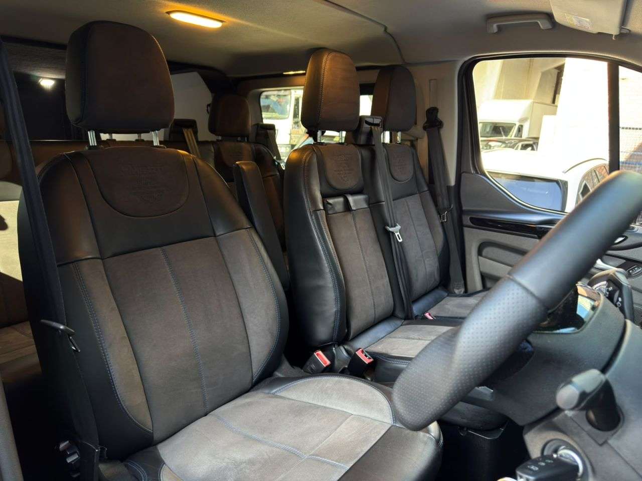 A 2022 FORD TRANSIT CUSTOM 2.0 320 EcoBlue Limited Crew Van Double Cab 5dr Diesel Auto L2 H1 Euro 6 (s A 2022 FORD TRANSIT CUSTOM 2.0 320 EcoBlue Limited Crew Van Double Cab 5dr Diesel Auto L2 H1 Euro 6 (s