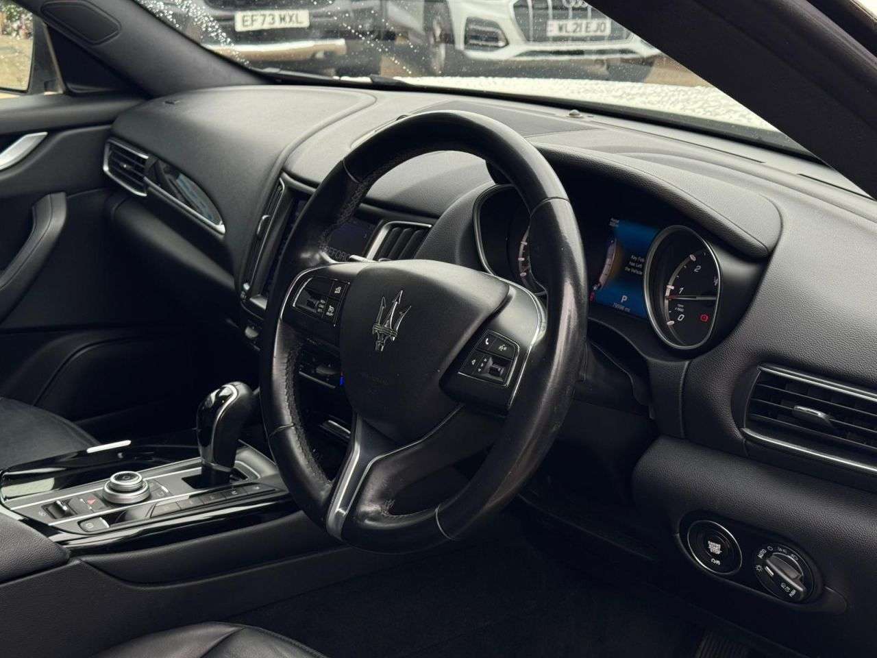 A 2017 MASERATI LEVANTE 3.0D V6 SUV 5dr Diesel ZF 4WD Euro 6 (s/s) (275 ps) A 2017 MASERATI LEVANTE 3.0D V6 SUV 5dr Diesel ZF 4WD Euro 6 (s/s) (275 ps)