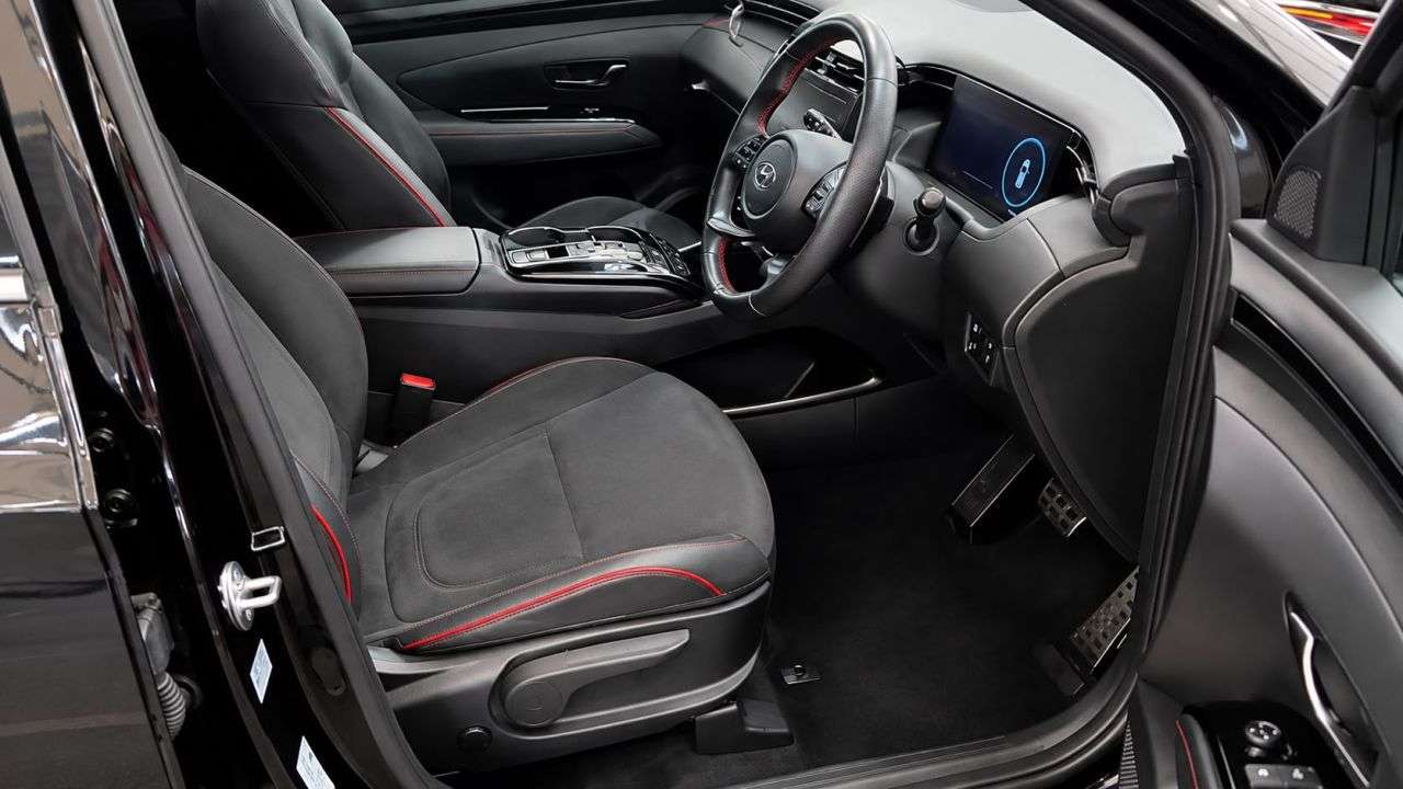A 2023 HYUNDAI TUCSON 1.6 T-GDi 13.8kWh N Line SUV 5dr Petrol Plug-in Hybrid Auto 4WD Euro 6 (s/s A 2023 HYUNDAI TUCSON 1.6 T-GDi 13.8kWh N Line SUV 5dr Petrol Plug-in Hybrid Auto 4WD Euro 6 (s/s