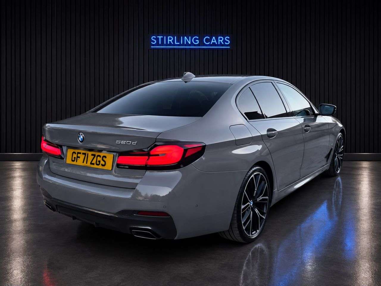 A 2021 BMW 5 SERIES 2.0 520d MHT M Sport Saloon 4dr Diesel Hybrid Steptronic Euro 6 (s/s) (190 A 2021 BMW 5 SERIES 2.0 520d MHT M Sport Saloon 4dr Diesel Hybrid Steptronic Euro 6 (s/s) (190