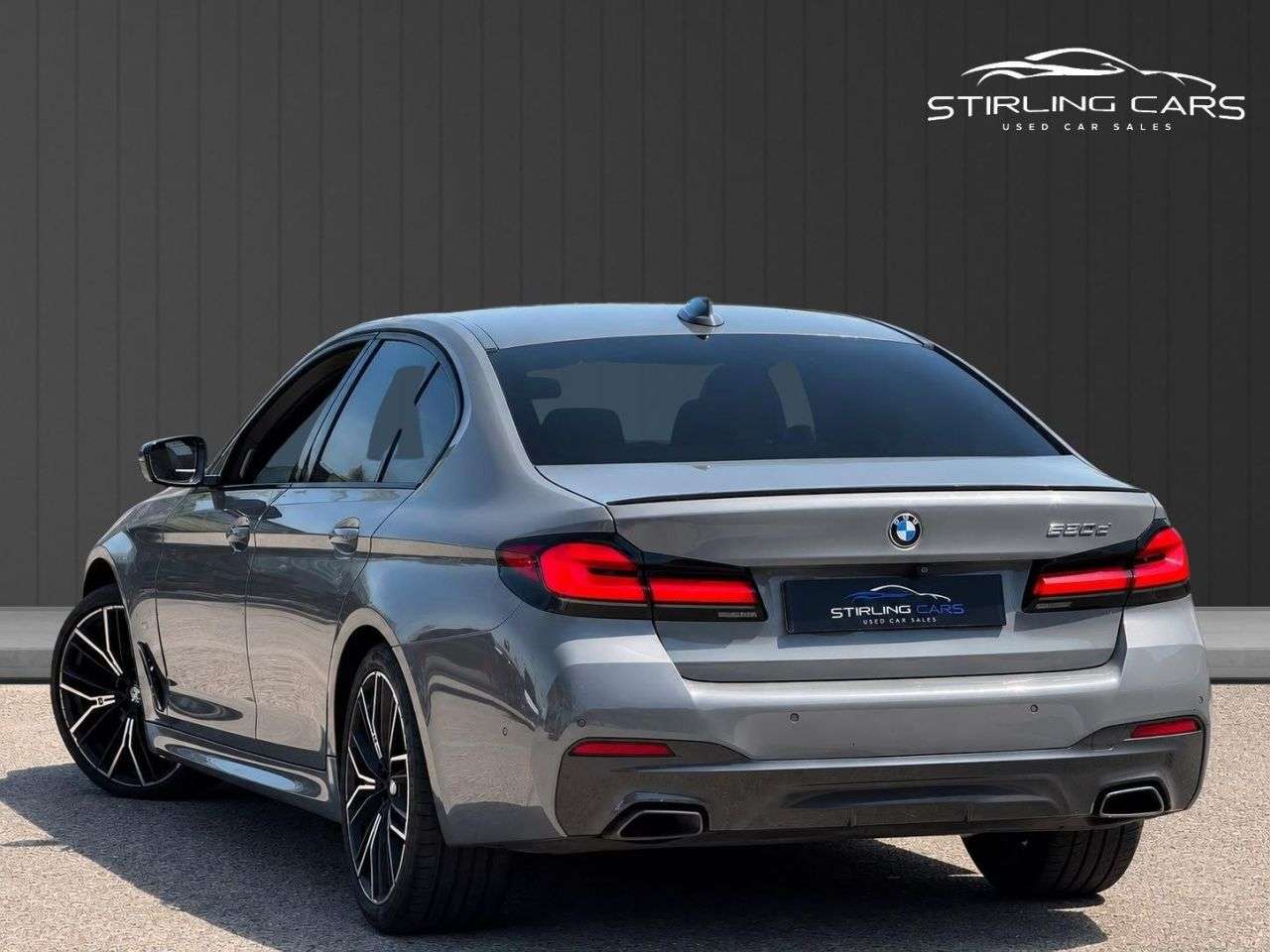 A 2021 BMW 5 SERIES 2.0 520d MHT M Sport Saloon 4dr Diesel Hybrid Steptronic Euro 6 (s/s) (190 A 2021 BMW 5 SERIES 2.0 520d MHT M Sport Saloon 4dr Diesel Hybrid Steptronic Euro 6 (s/s) (190