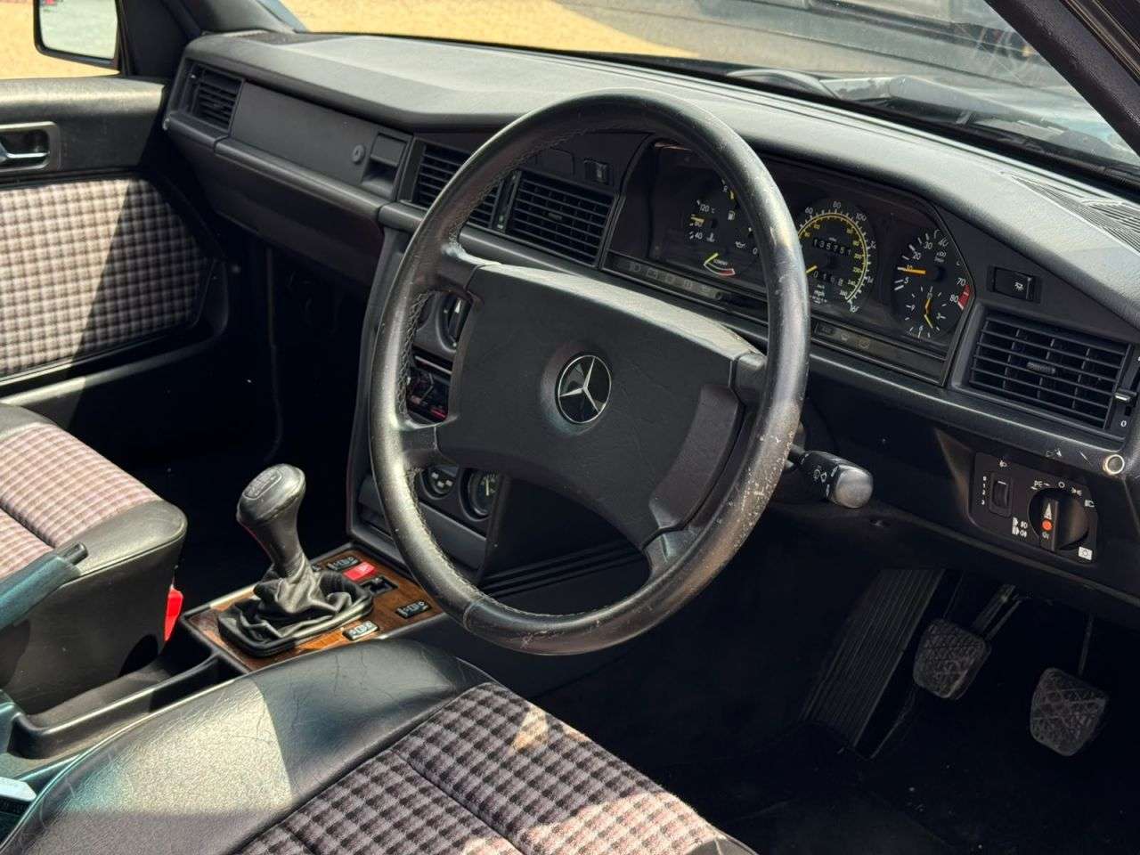 1989 MERCEDES-BENZ 190 1989 MERCEDES-BENZ 190