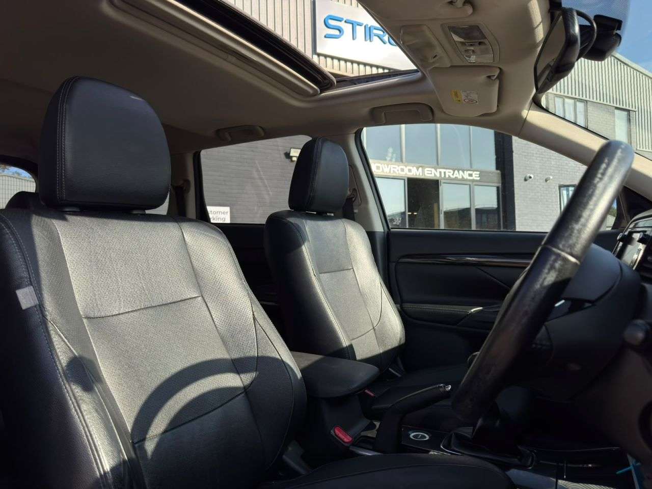 A 2017 MITSUBISHI OUTLANDER 2.2 DI-D 4 SUV 5dr Diesel Manual 4WD Euro 6 (s/s) (147 ps) A 2017 MITSUBISHI OUTLANDER 2.2 DI-D 4 SUV 5dr Diesel Manual 4WD Euro 6 (s/s) (147 ps)