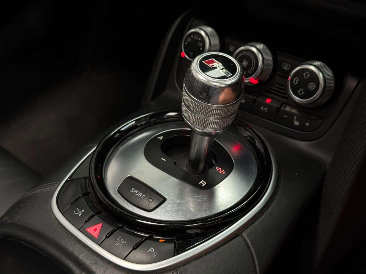 2014 AUDI R8 2014 AUDI R8
