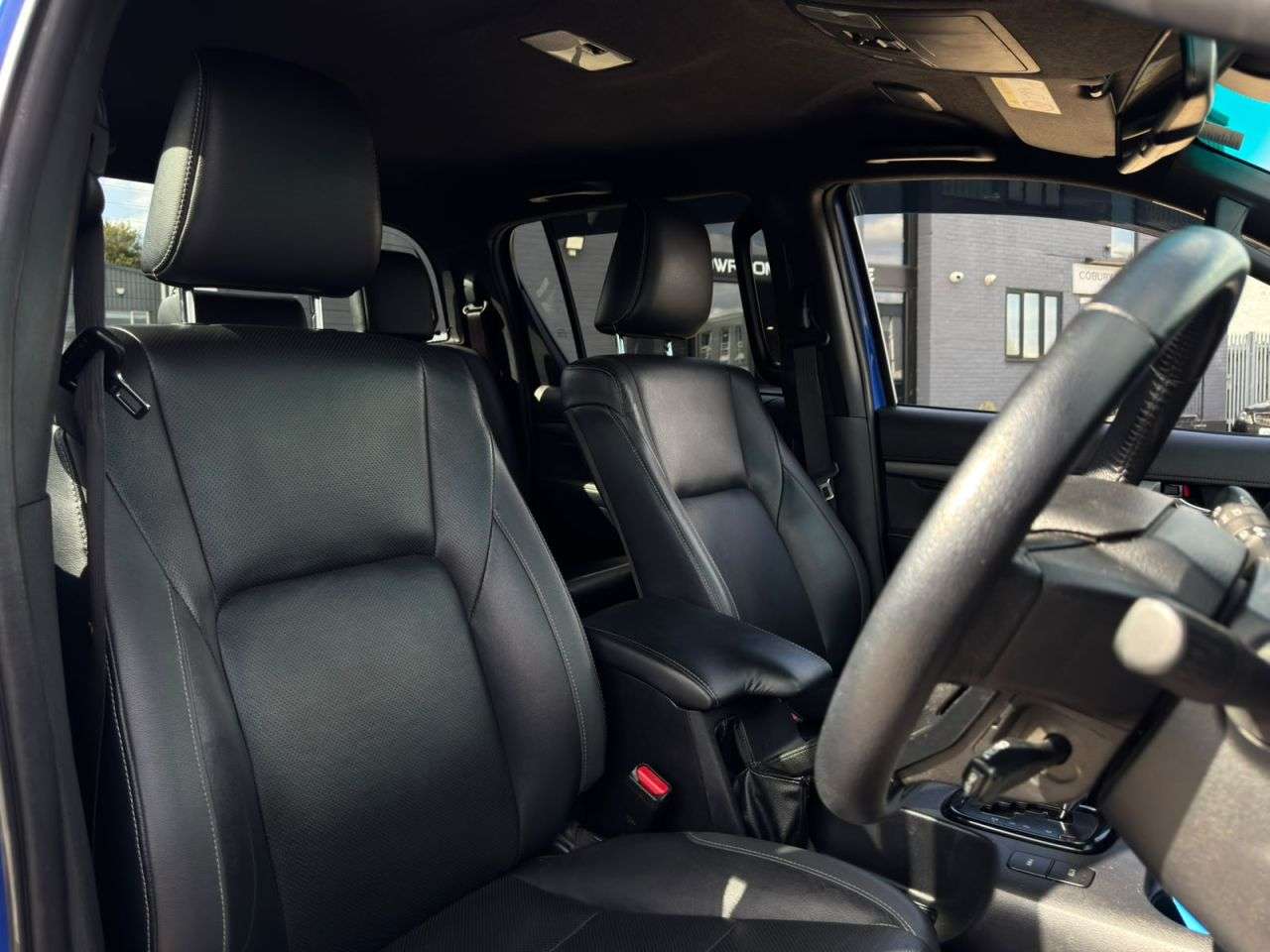 A 2022 TOYOTA HI-LUX 2.8 D-4D Invincible X Pickup Double Cab 4dr Diesel Auto 4WD Euro 6 (s/s) (2 A 2022 TOYOTA HI-LUX 2.8 D-4D Invincible X Pickup Double Cab 4dr Diesel Auto 4WD Euro 6 (s/s) (2