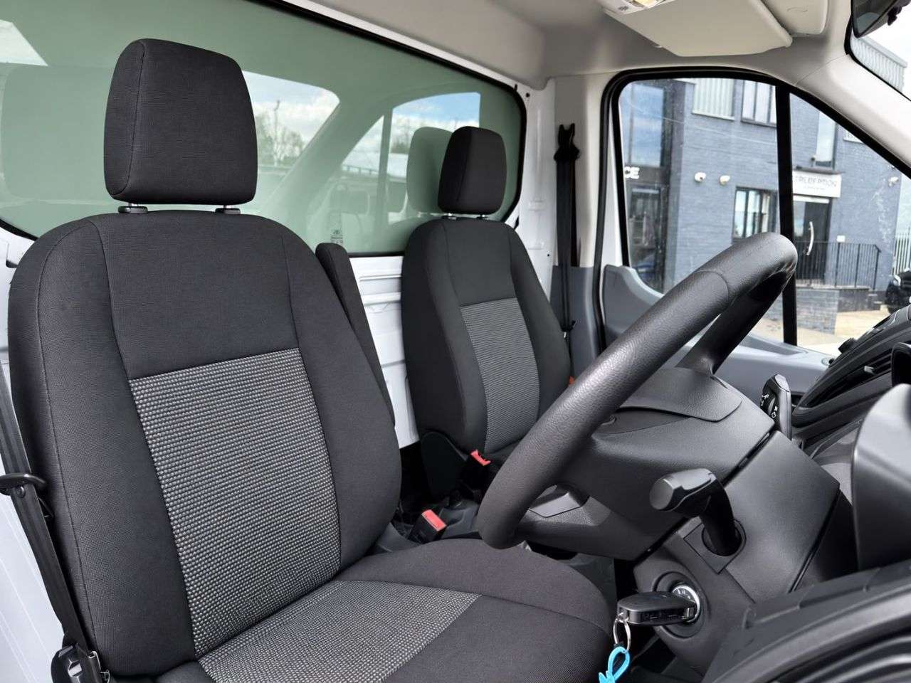 A 2020 FORD TRANSIT 2.0 350 EcoBlue Chassis Cab 2dr Diesel Manual RWD L4 H1 Euro 6 (130 ps) FIN A 2020 FORD TRANSIT 2.0 350 EcoBlue Chassis Cab 2dr Diesel Manual RWD L4 H1 Euro 6 (130 ps) FIN