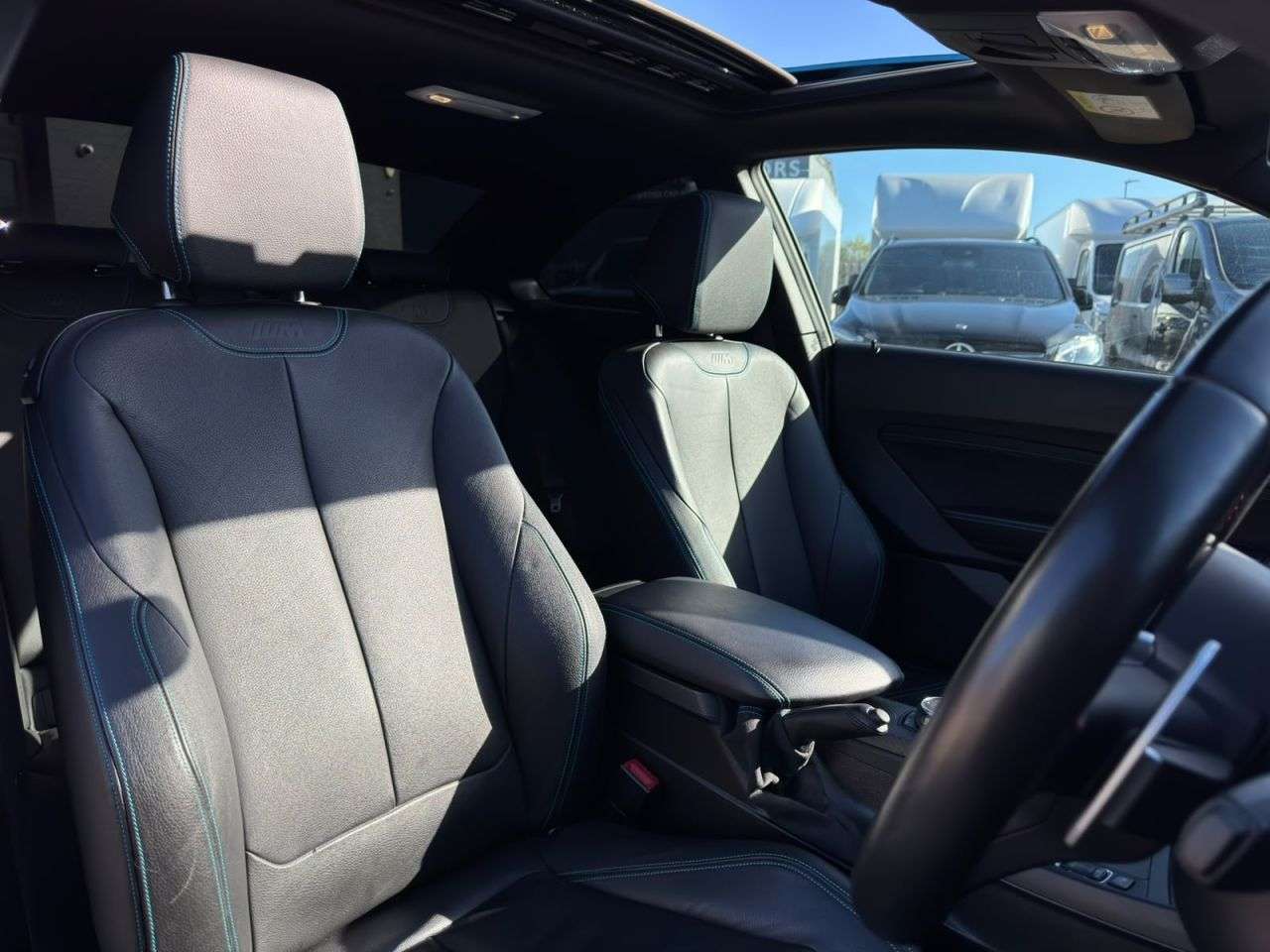 A 2017 BMW M2 3.0i Coupe 2dr Petrol DCT Euro 6 (s/s) (370 ps) FINANCE+WARRANTY+SERVICE A 2017 BMW M2 3.0i Coupe 2dr Petrol DCT Euro 6 (s/s) (370 ps) FINANCE+WARRANTY+SERVICE