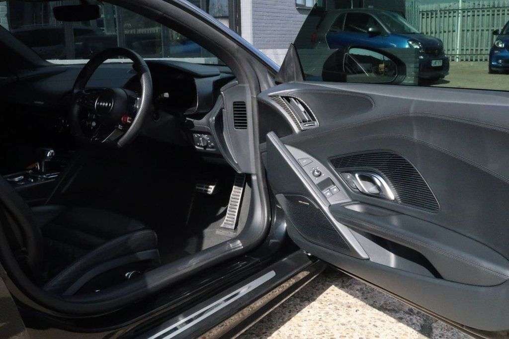 2017 AUDI R8 2017 AUDI R8