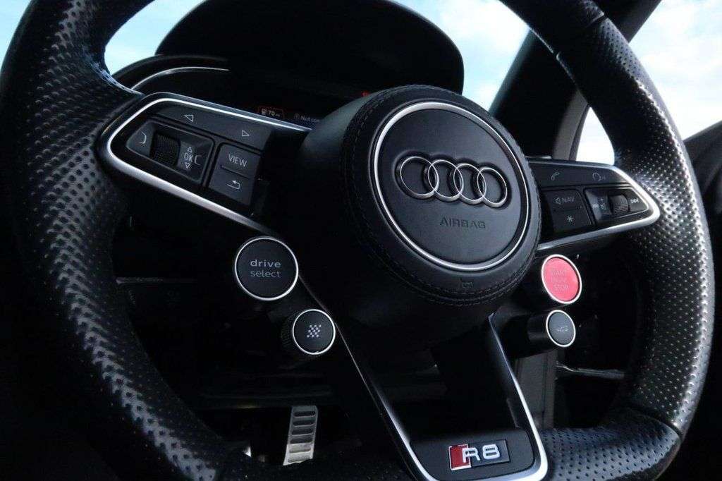 2017 AUDI R8 2017 AUDI R8