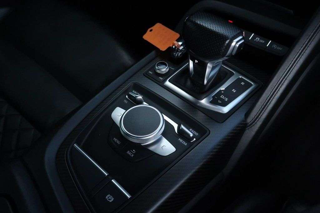 2017 AUDI R8 2017 AUDI R8
