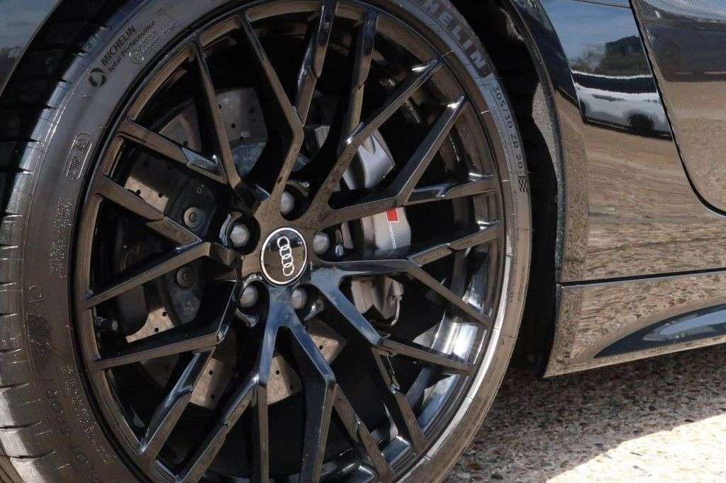 2017 AUDI R8 2017 AUDI R8