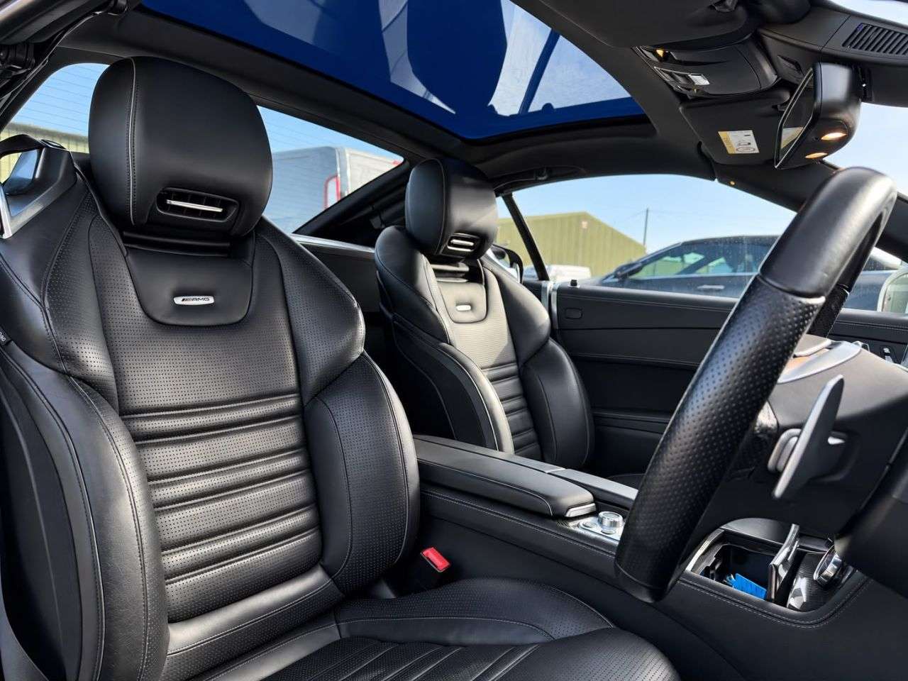 A 2013 MERCEDES-BENZ SL 5.5 SL63 V8 AMG Convertible 2dr Petrol SpdS MCT Euro 5 (s/s) (537 ps) FINAN A 2013 MERCEDES-BENZ SL 5.5 SL63 V8 AMG Convertible 2dr Petrol SpdS MCT Euro 5 (s/s) (537 ps) FINAN