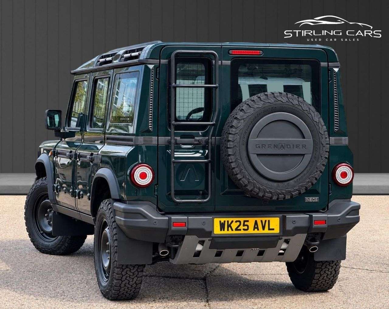 A 2025 INEOS GRENADIER 3.0D Fieldmaster Station Wagon 6dr Diesel Auto 4WD Euro 6 (s/s) (246 ps) FI A 2025 INEOS GRENADIER 3.0D Fieldmaster Station Wagon 6dr Diesel Auto 4WD Euro 6 (s/s) (246 ps) FI