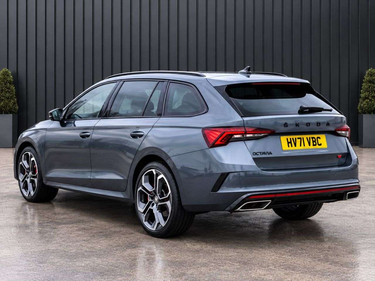 A 2021 SKODA OCTAVIA 1.4 TSI iV 13kWh vRS Estate 5dr Petrol Plug-in Hybrid DSG Euro 6 (s/s) (245 A 2021 SKODA OCTAVIA 1.4 TSI iV 13kWh vRS Estate 5dr Petrol Plug-in Hybrid DSG Euro 6 (s/s) (245