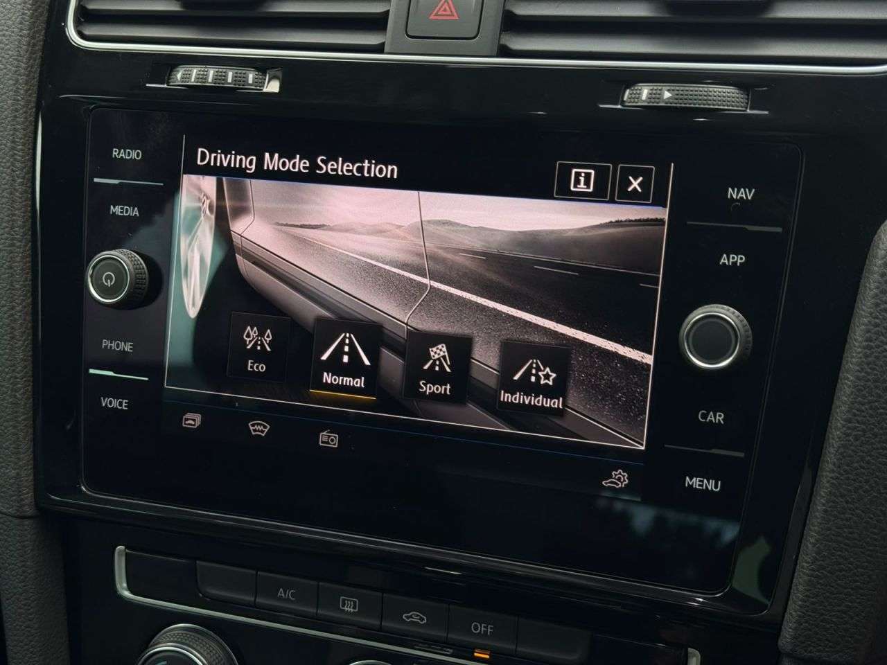 2018 VOLKSWAGEN GOLF 2018 VOLKSWAGEN GOLF