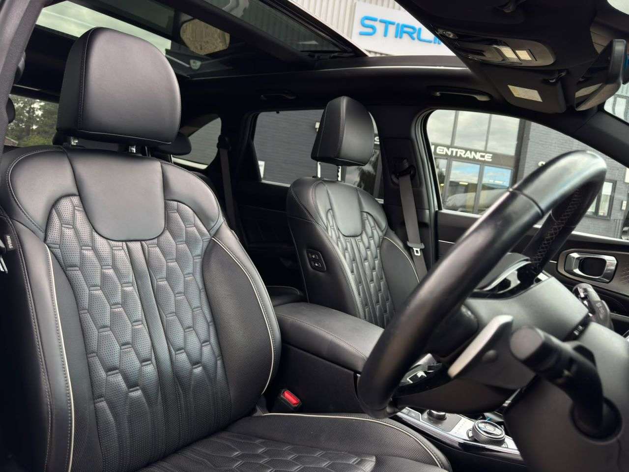 A 2023 KIA SORENTO 1.6 h T-GDi 4 SUV 5dr Petrol Hybrid Auto AWD Euro 6 (s/s) (226 bhp) FINANCE A 2023 KIA SORENTO 1.6 h T-GDi 4 SUV 5dr Petrol Hybrid Auto AWD Euro 6 (s/s) (226 bhp) FINANCE