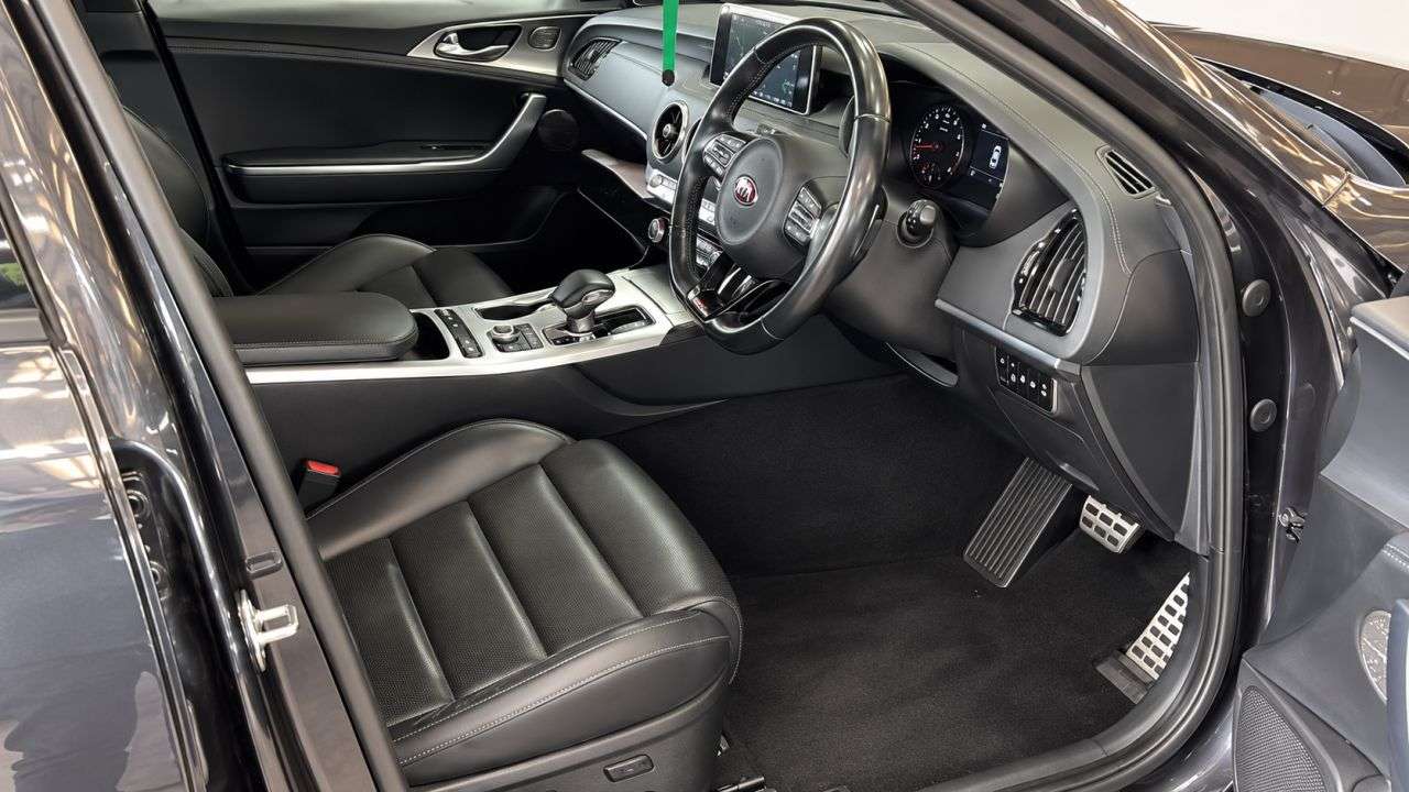A 2018 KIA STINGER GT S ISG A 2018 KIA STINGER GT S ISG