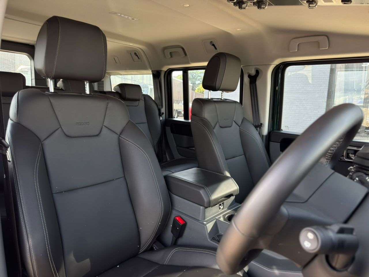A 2025 INEOS GRENADIER 3.0D Fieldmaster Station Wagon 6dr Diesel Auto 4WD Euro 6 (s/s) (242 ps) FI A 2025 INEOS GRENADIER 3.0D Fieldmaster Station Wagon 6dr Diesel Auto 4WD Euro 6 (s/s) (242 ps) FI