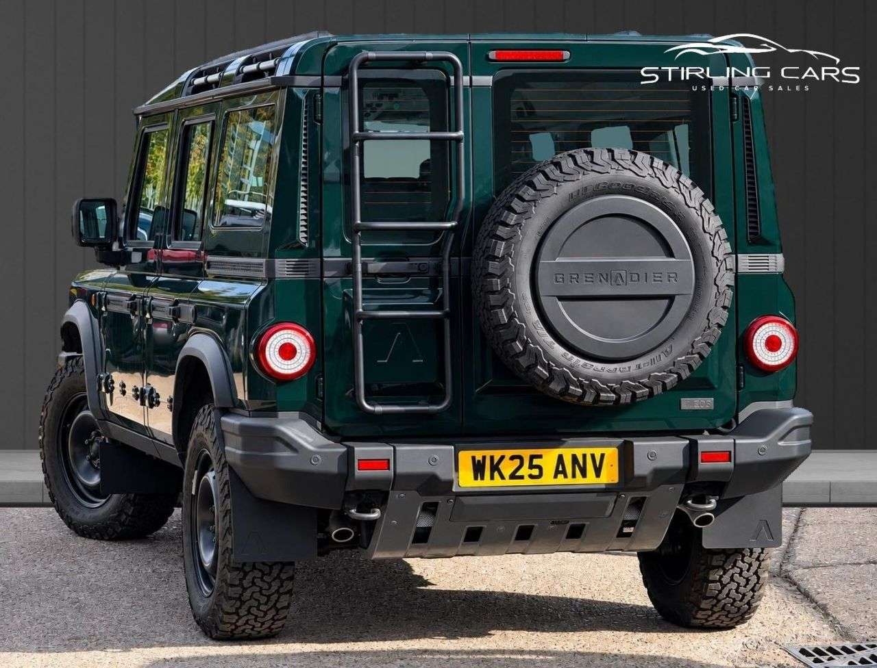 A 2025 INEOS GRENADIER 3.0D Fieldmaster Station Wagon 6dr Diesel Auto 4WD Euro 6 (s/s) (242 ps) FI A 2025 INEOS GRENADIER 3.0D Fieldmaster Station Wagon 6dr Diesel Auto 4WD Euro 6 (s/s) (242 ps) FI
