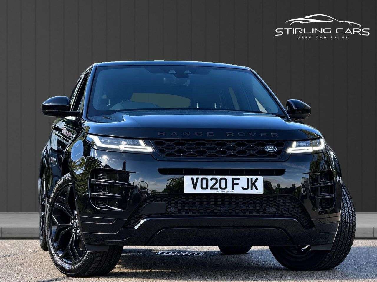 A 2020 LAND ROVER RANGE ROVER EVOQUE 2.0 P250 MHEV R-Dynamic SE SUV 5dr Petrol Auto 4WD Euro 6 (s/s) (249 ps) FI A 2020 LAND ROVER RANGE ROVER EVOQUE 2.0 P250 MHEV R-Dynamic SE SUV 5dr Petrol Auto 4WD Euro 6 (s/s) (249 ps) FI
