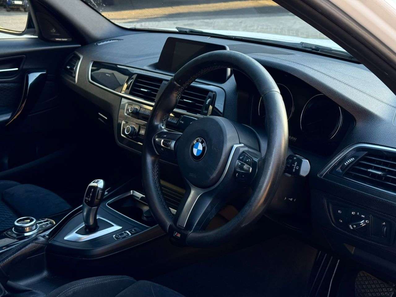 A 2017 BMW 1 SERIES 1.5 118i M Sport Shadow Edition Hatchback 5dr Petrol Auto Euro 6 (s/s) (136 A 2017 BMW 1 SERIES 1.5 118i M Sport Shadow Edition Hatchback 5dr Petrol Auto Euro 6 (s/s) (136