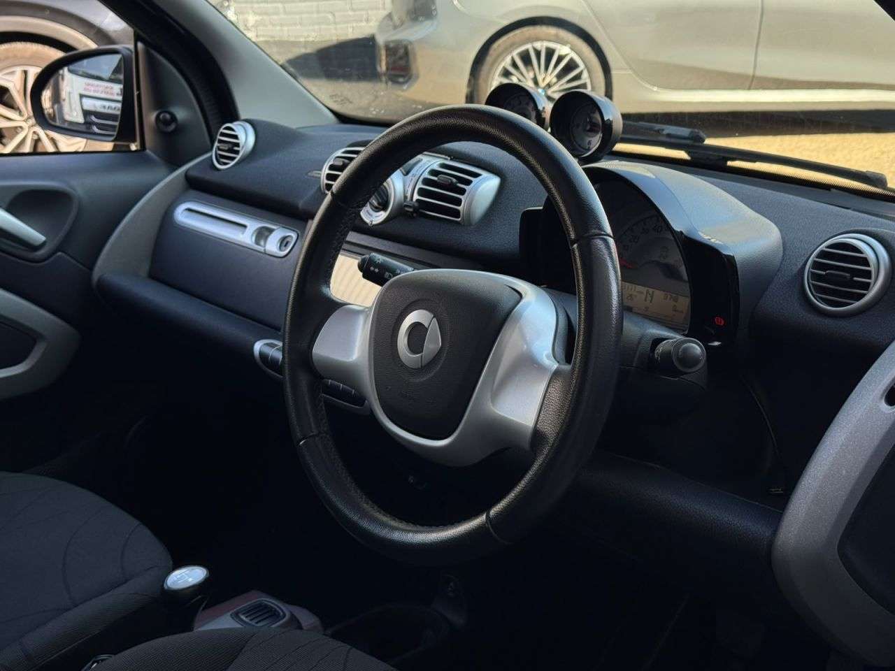 A 2014 SMART FORTWO 1.0 Passion Coupe 2dr Petrol SoftTouch Euro 5 (84 bhp) FINANCE+WARRANTY+SER A 2014 SMART FORTWO 1.0 Passion Coupe 2dr Petrol SoftTouch Euro 5 (84 bhp) FINANCE+WARRANTY+SER