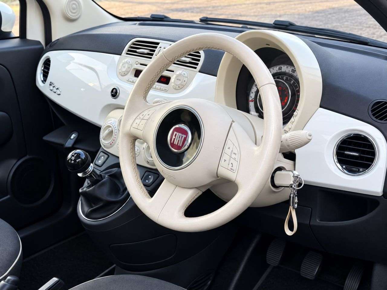 A 2014 FIAT 500 1.2 Lounge Hatchback 3dr Petrol Manual Euro 6 (s/s) (69 bhp) FINANCE+WARRAN A 2014 FIAT 500 1.2 Lounge Hatchback 3dr Petrol Manual Euro 6 (s/s) (69 bhp) FINANCE+WARRAN