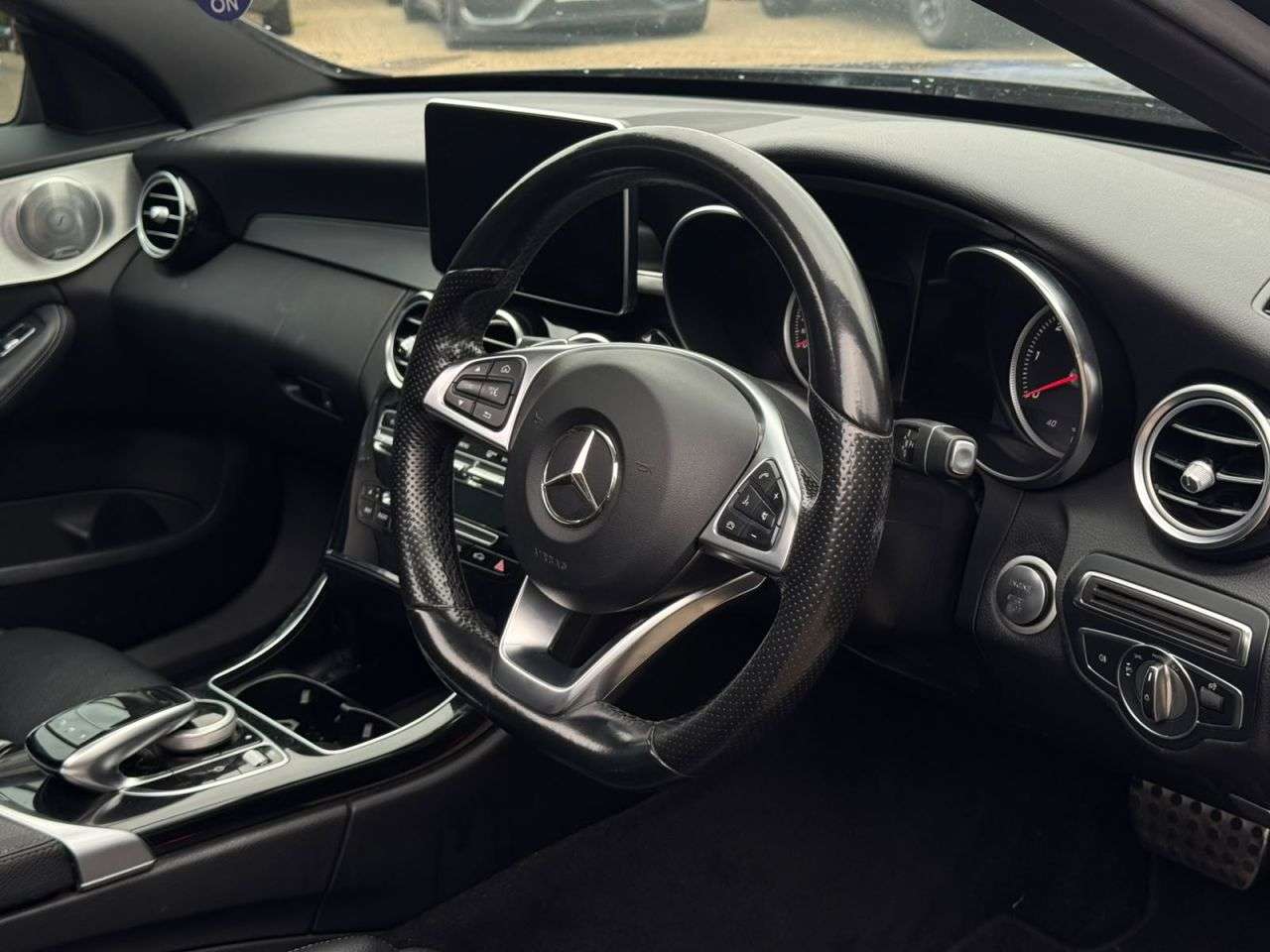 A 2017 MERCEDES-BENZ C CLASS 2.1 C220d AMG Line (Premium Plus) Saloon 4dr Diesel G-Tronic+ Euro 6 (s/s) A 2017 MERCEDES-BENZ C CLASS 2.1 C220d AMG Line (Premium Plus) Saloon 4dr Diesel G-Tronic+ Euro 6 (s/s)