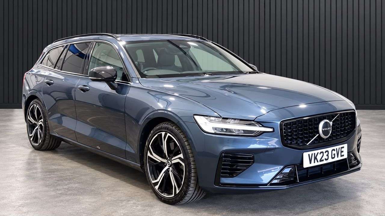 A 2023 VOLVO V60 2.0h T6 Recharge 18.8kWh Plus Dark Estate 5dr Petrol Plug-in Hybrid Auto AW A 2023 VOLVO V60 2.0h T6 Recharge 18.8kWh Plus Dark Estate 5dr Petrol Plug-in Hybrid Auto AW