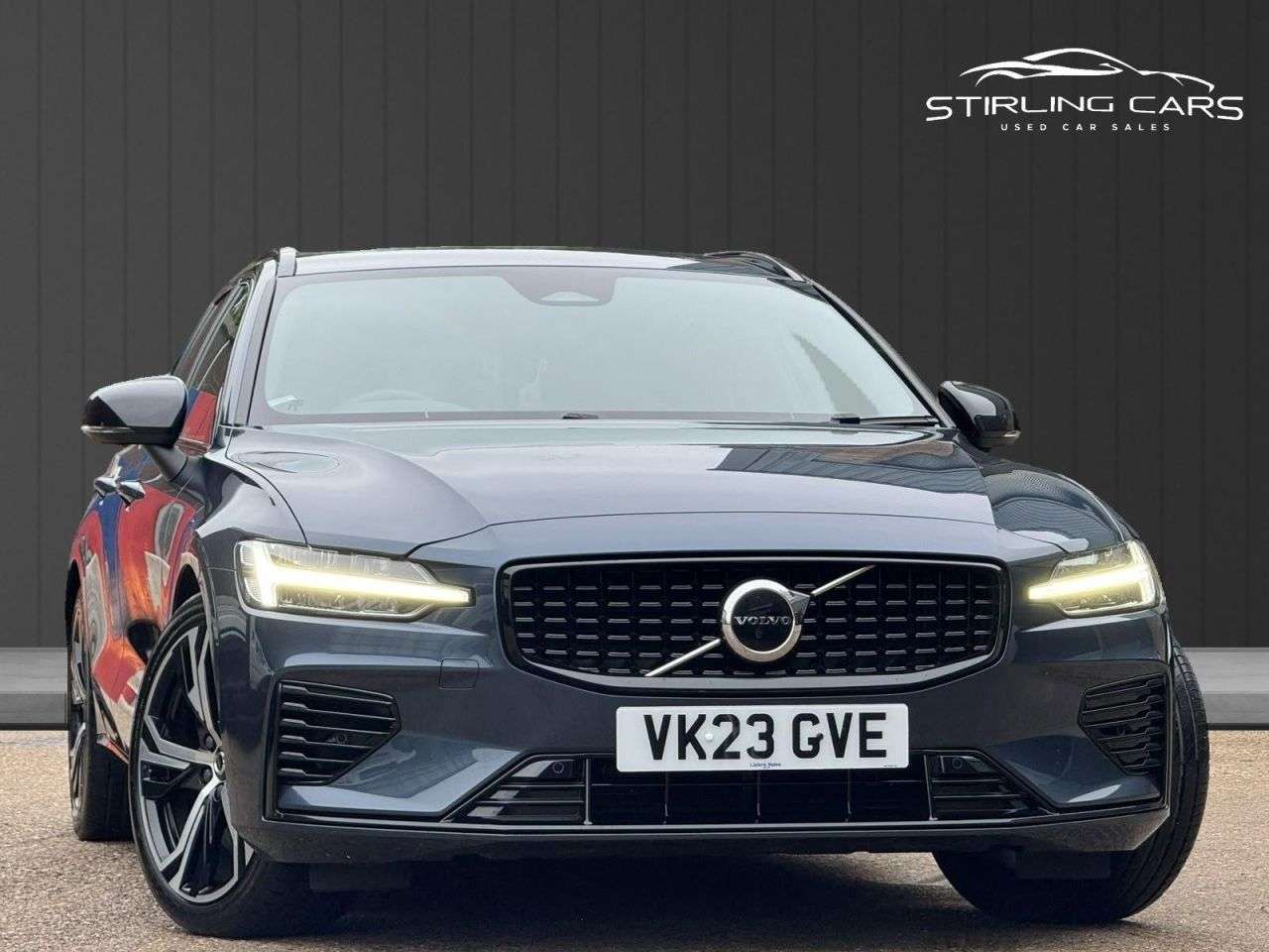 A 2023 VOLVO V60 2.0h T6 Recharge 18.8kWh Plus Dark Estate 5dr Petrol Plug-in Hybrid Auto AW A 2023 VOLVO V60 2.0h T6 Recharge 18.8kWh Plus Dark Estate 5dr Petrol Plug-in Hybrid Auto AW