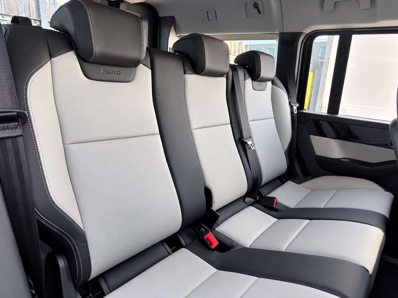 A 2025 INEOS GRENADIER 3.0P Fieldmaster Station Wagon 6dr Petrol Auto 4WD Euro 6 (s/s) (286 ps) FI A 2025 INEOS GRENADIER 3.0P Fieldmaster Station Wagon 6dr Petrol Auto 4WD Euro 6 (s/s) (286 ps) FI