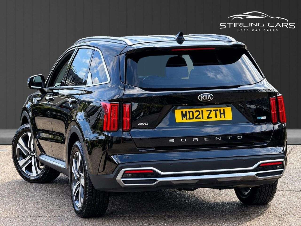 A 2021 KIA SORENTO 1.6 h T-GDi 3 SUV 5dr Petrol Hybrid Auto AWD Euro 6 (s/s) (226 bhp) FINANCE A 2021 KIA SORENTO 1.6 h T-GDi 3 SUV 5dr Petrol Hybrid Auto AWD Euro 6 (s/s) (226 bhp) FINANCE