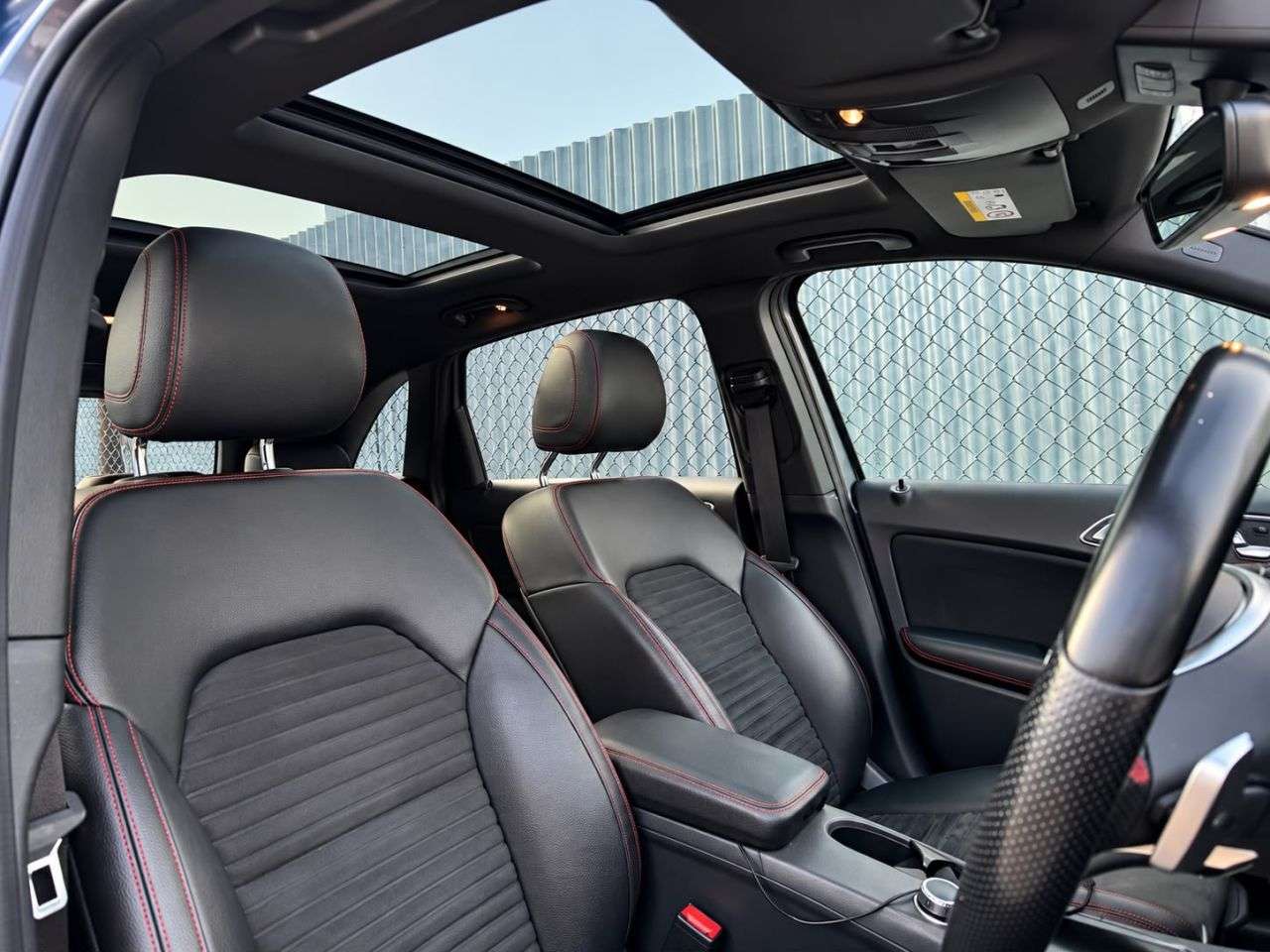 A 2018 MERCEDES-BENZ B CLASS 2.1 B200d AMG Line (Premium Plus) MPV 5dr Diesel 7G-DCT Euro 6 (s/s) (136 p A 2018 MERCEDES-BENZ B CLASS 2.1 B200d AMG Line (Premium Plus) MPV 5dr Diesel 7G-DCT Euro 6 (s/s) (136 p