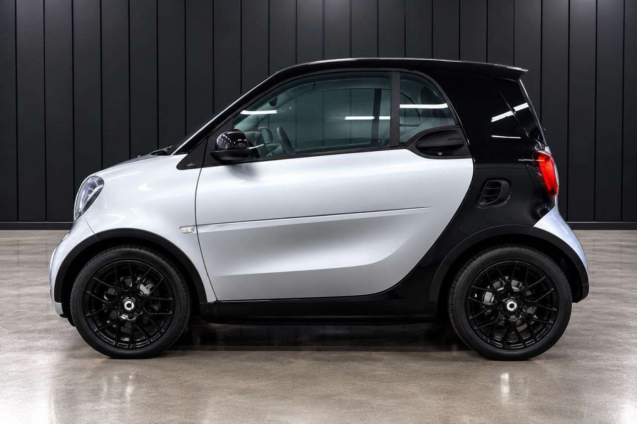 A 2018 SMART FORTWO 1.0 Prime Sport (Premium) Coupe 2dr Petrol Twinamic Euro 6 (s/s) (71 ps) FI A 2018 SMART FORTWO 1.0 Prime Sport (Premium) Coupe 2dr Petrol Twinamic Euro 6 (s/s) (71 ps) FI