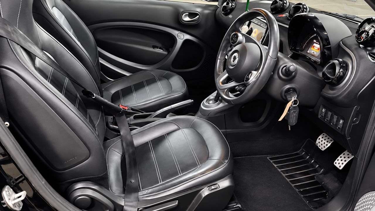 A 2018 SMART FORTWO 1.0 Prime Sport (Premium) Coupe 2dr Petrol Twinamic Euro 6 (s/s) (71 ps) FI A 2018 SMART FORTWO 1.0 Prime Sport (Premium) Coupe 2dr Petrol Twinamic Euro 6 (s/s) (71 ps) FI