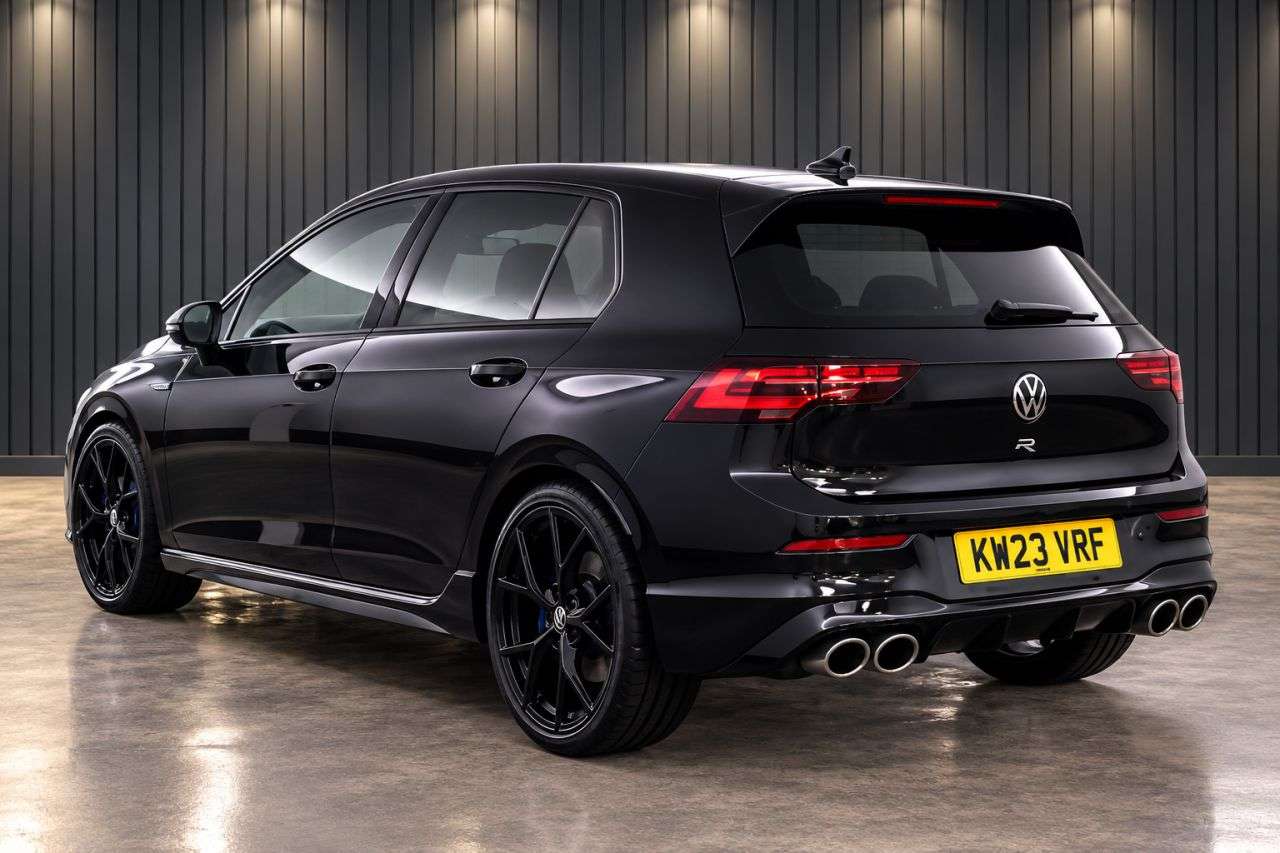 A 2023 VOLKSWAGEN GOLF 2.0 TSI R Hatchback 5dr Petrol DSG 4Motion Euro 6 (s/s) (320 ps) FINANCE+WA A 2023 VOLKSWAGEN GOLF 2.0 TSI R Hatchback 5dr Petrol DSG 4Motion Euro 6 (s/s) (320 ps) FINANCE+WA