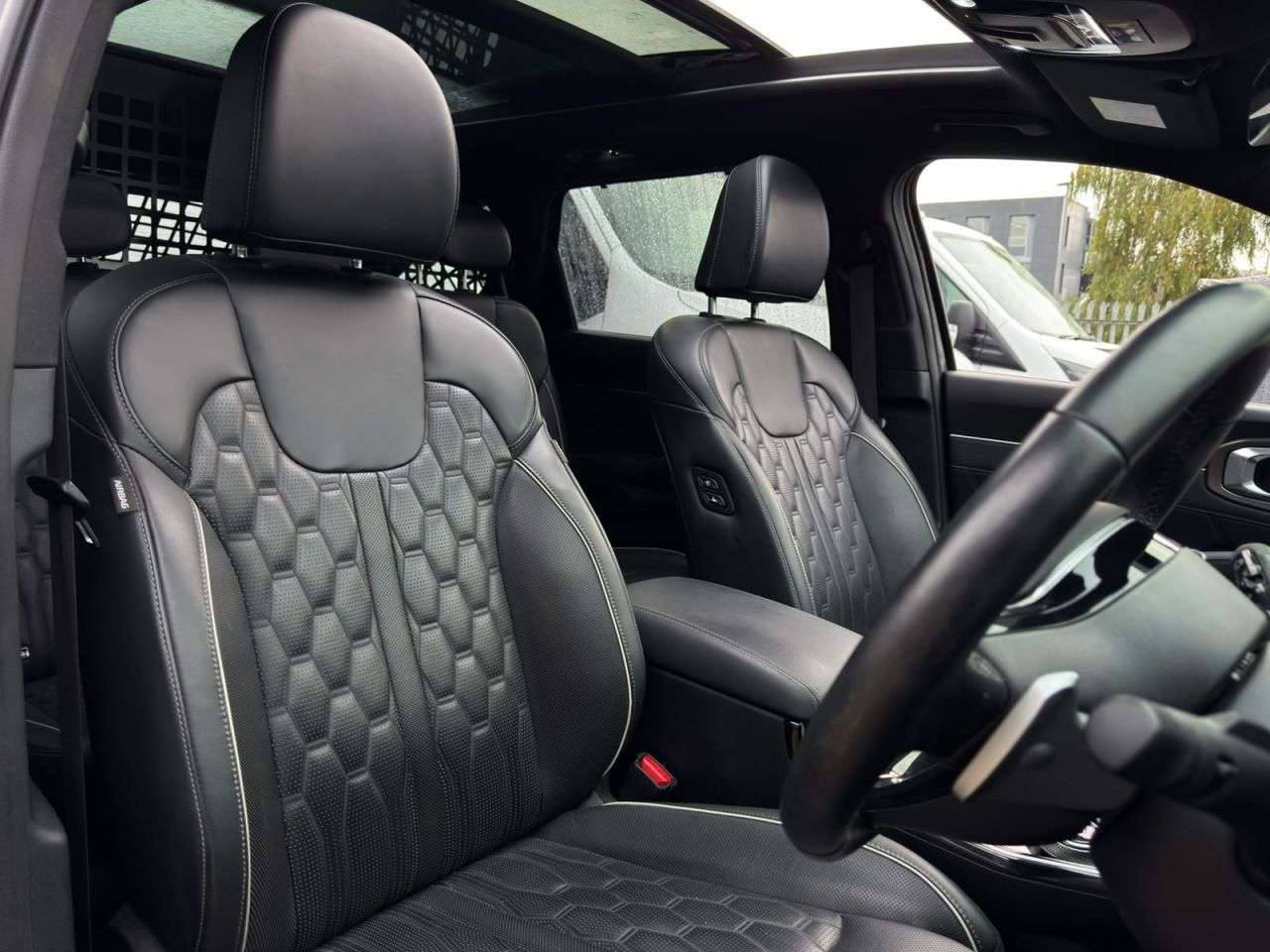 A 2022 KIA SORENTO 1.6 h T-GDi 4 SUV 5dr Petrol Hybrid Auto AWD Euro 6 (s/s) (226 bhp) FINANCE A 2022 KIA SORENTO 1.6 h T-GDi 4 SUV 5dr Petrol Hybrid Auto AWD Euro 6 (s/s) (226 bhp) FINANCE