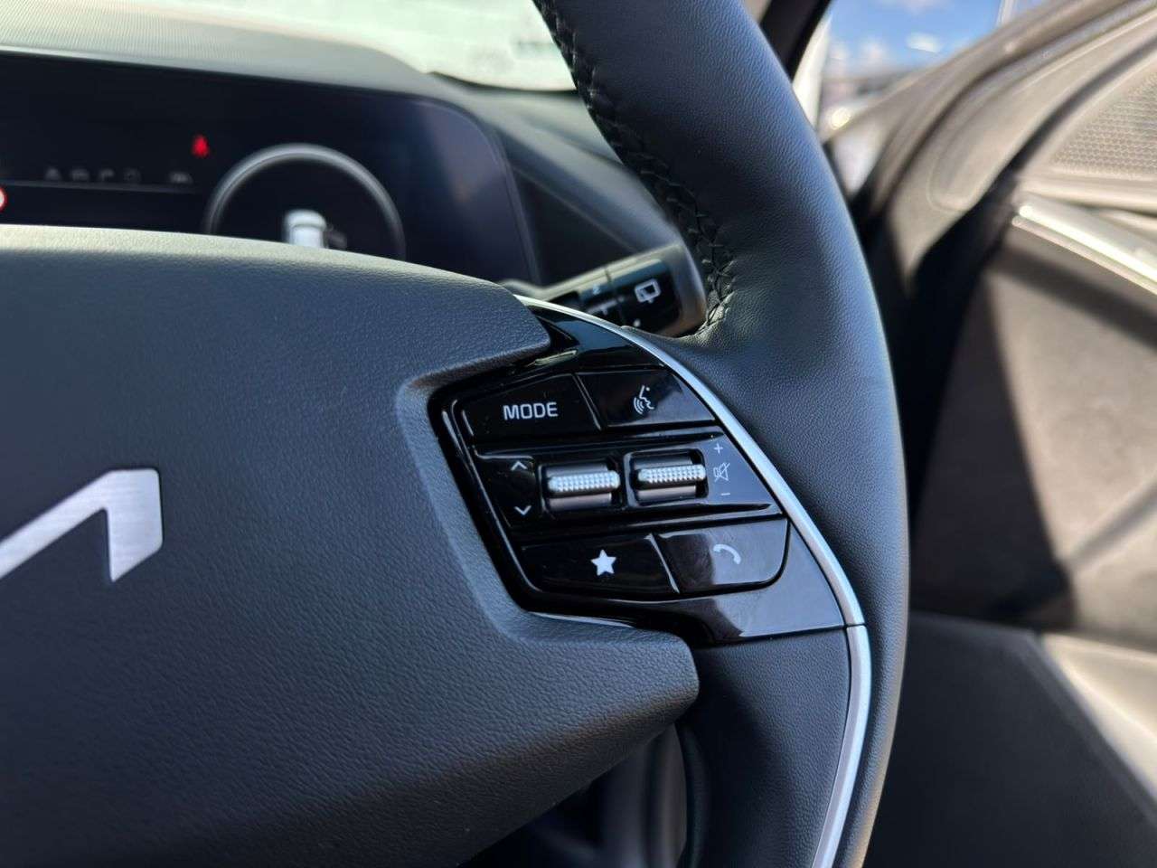 2023 KIA NIRO 2023 KIA NIRO
