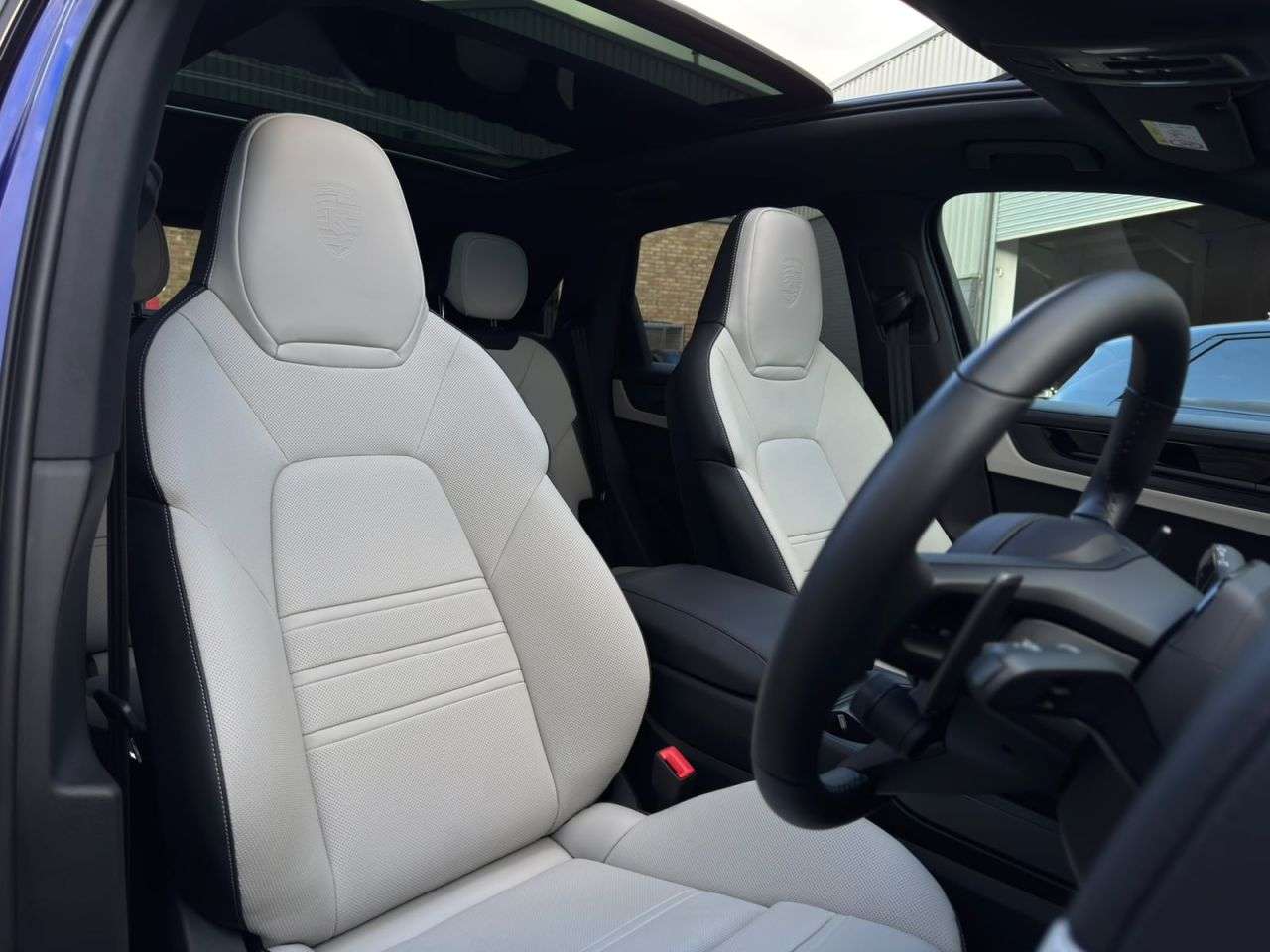 A 2026 PORSCHE CAYENNE 3.0 V6 E-Hybrid 25.9kWh Black Edition SUV 5dr Petrol Plug-in Hybrid Tiptron A 2026 PORSCHE CAYENNE 3.0 V6 E-Hybrid 25.9kWh Black Edition SUV 5dr Petrol Plug-in Hybrid Tiptron