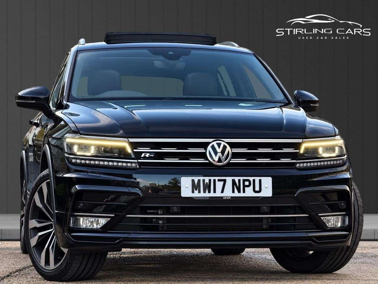 A 2017 VOLKSWAGEN TIGUAN 2.0 TDI BlueMotion Tech R-Line SUV 5dr Diesel DSG 4Motion Euro 6 (s/s) (190 A 2017 VOLKSWAGEN TIGUAN 2.0 TDI BlueMotion Tech R-Line SUV 5dr Diesel DSG 4Motion Euro 6 (s/s) (190