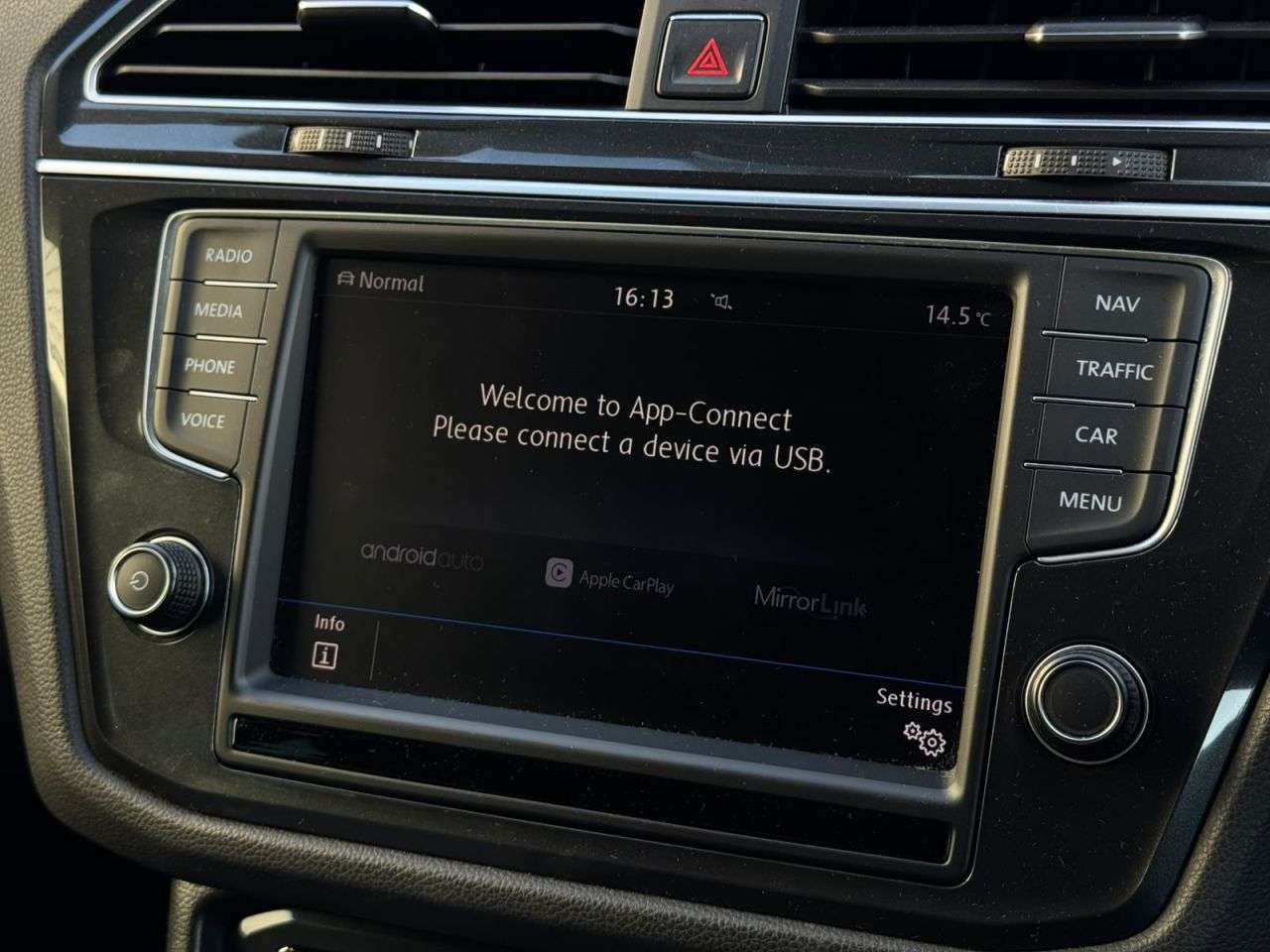 2017 VOLKSWAGEN TIGUAN 2017 VOLKSWAGEN TIGUAN